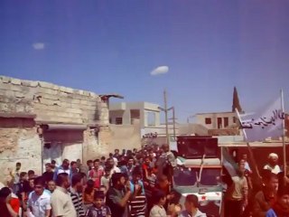 فري برس ادلب كفر يحمول مظاهرة كبيرة لثوار البلدةتطالب باسقاط السفاح السبت 14 4 2012 ج1 Idlib