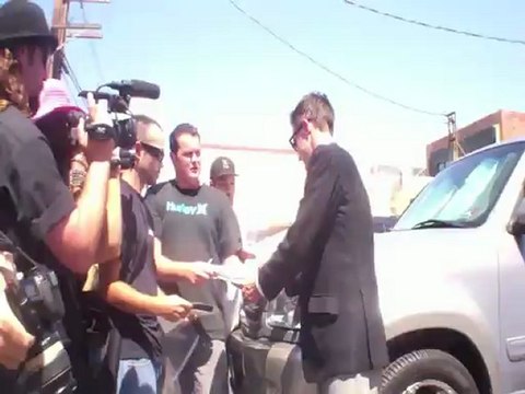David Arquette signs autographs at Dancing with the stars