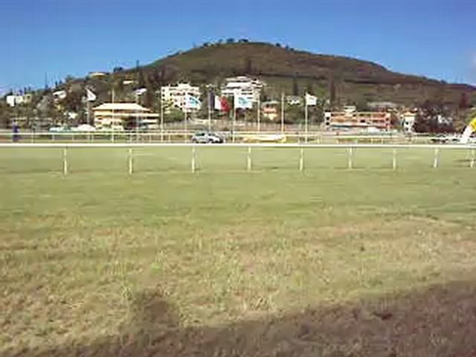 Course hippique jeunes chevaux hippodrome de Nouméa 14-04-2012