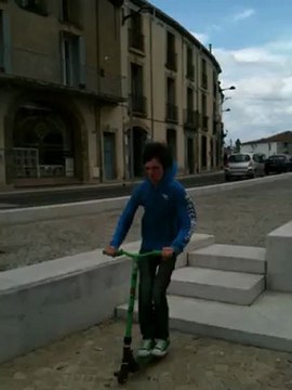 trott freestyle saut de 3 énormes marches