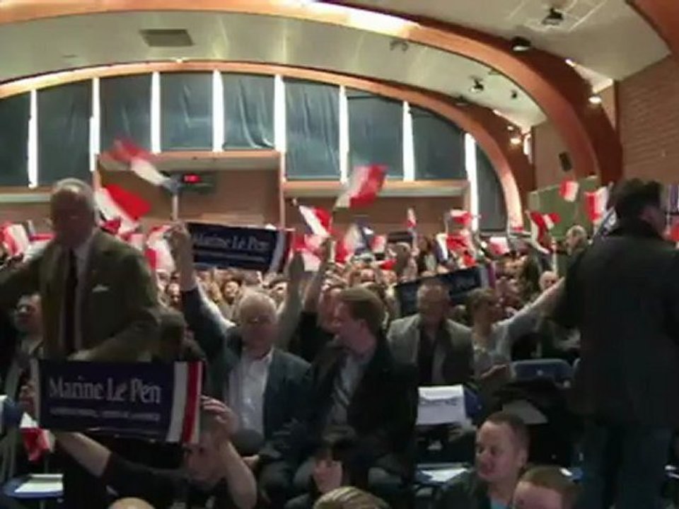 Marine Le Pen en meeting à Hénin-Beaumont, un oeil sur les législatives