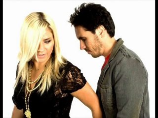 Claus e Vanessa ( Cai a Chuva)