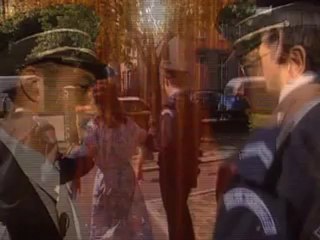 Les inconnus - les flics - la policía