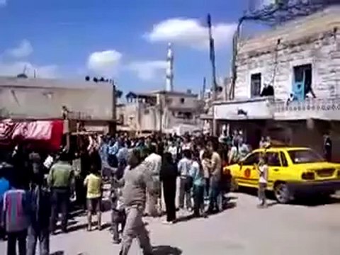 فري برس ادلب جسر الشغور الحمامة تشيع شهداء قرية الحمامة 15 4 2012 Idlib