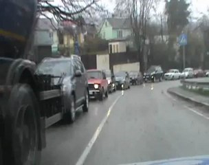 Conducteur chanceux évite la Collision