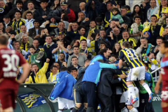 Kanarya galibiyetle başladı