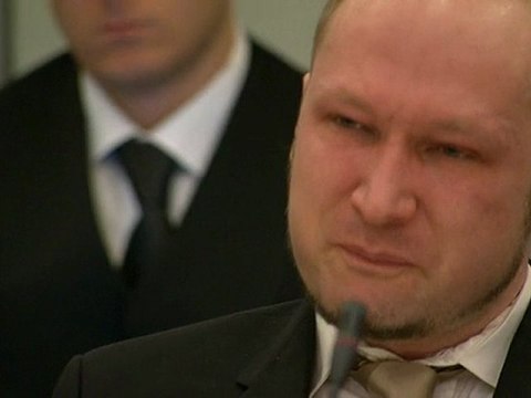 Norvège : Anders Breivik, les larmes aux yeux pendant son procès