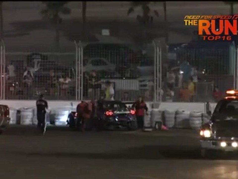 MICHAEL ESSA vs KYLE MOHAN (CRASH)  during Top 16 @ Formula Drift Las Vegas 2011 (part 2)