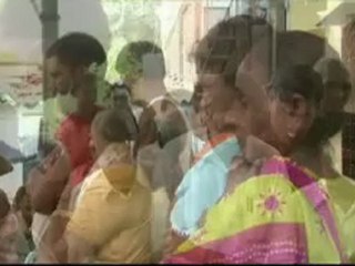 Slum residents fight Mumbai airport expansion - 18 June 07