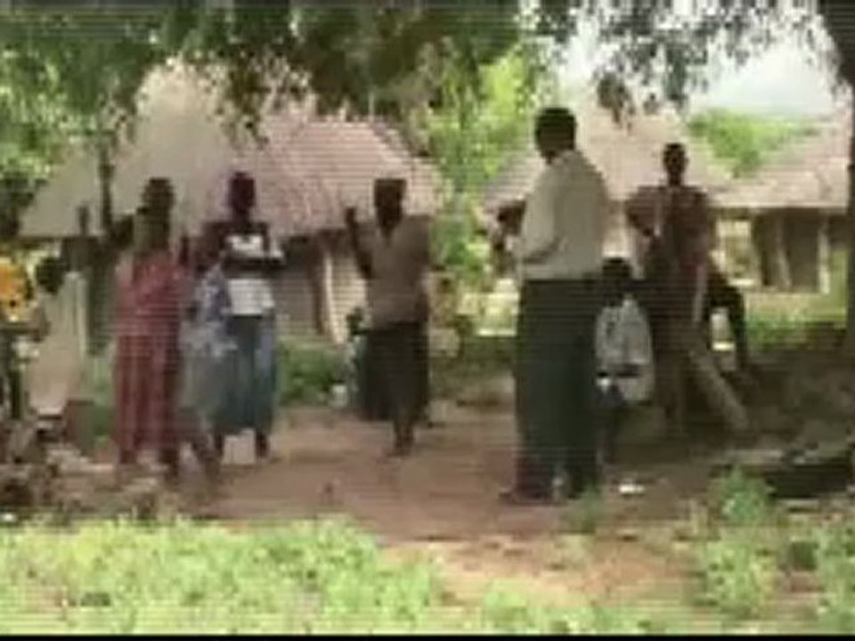 Sudan refugees return from Uganda  - 20 June 07