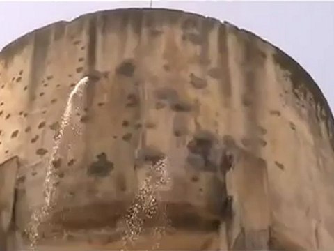 فري برس حمص الحولة عصابات الأسد تستهدف خزانات المياه15 4 2012 Homs