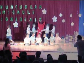 2010-2011 tomurcuklar anaokulu yılsonu gösterisiçalışkan arılar davul show