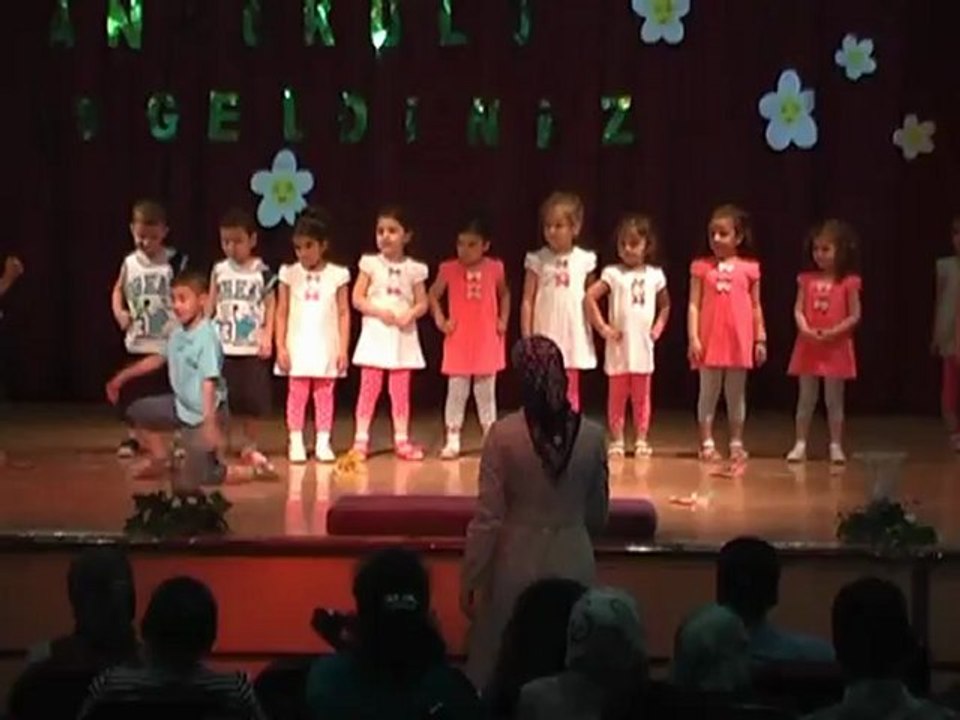 2010-2011 tomurcuklar anaokulu yılsonu gösterisi 5 yaşlar jimnastik