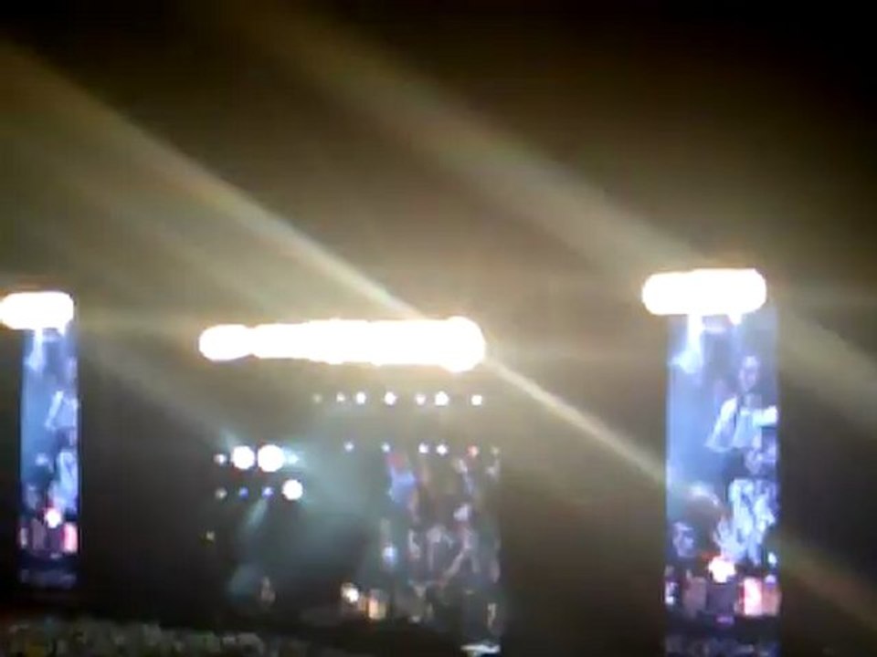 Paul McCartney on the run. Estadio Centenario, abril 15 2012