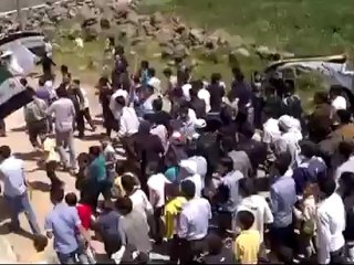 فري برس درعاإنخل مظاهرة صباحية حاشدة في ساحة الشهداء 16 4 2012 ج2 Daraa