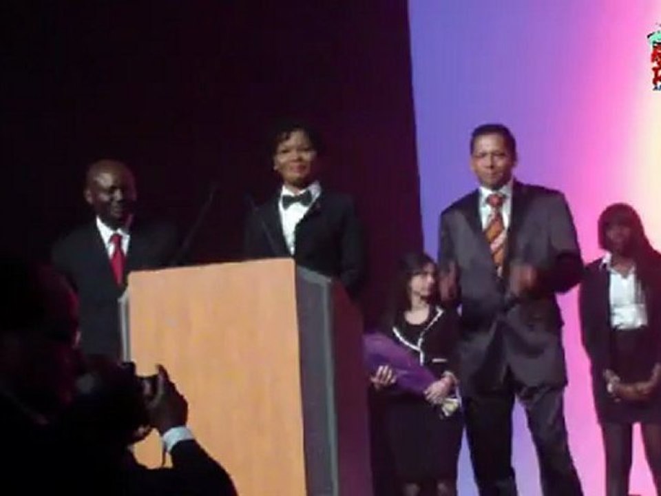 WHITNEY HOUSTON RESSUSCITEE PAR KRISEL ADAMS UN VRAI TALENT  ET EXTRAIT DE DISCOURS DE CALIXTHE BEYALA