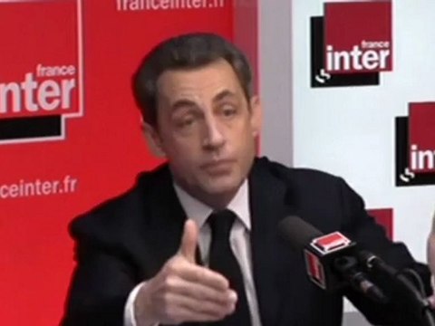 Sarkozy : Tout se jouera sur la compétitivité, Hollande n'en parle pas