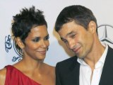 Halle Berry Shocked With Her Own Engagement - Hollywood Scoop