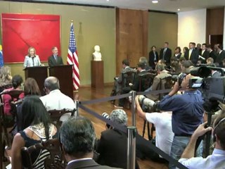 Anuncios de Clinton en Brasil