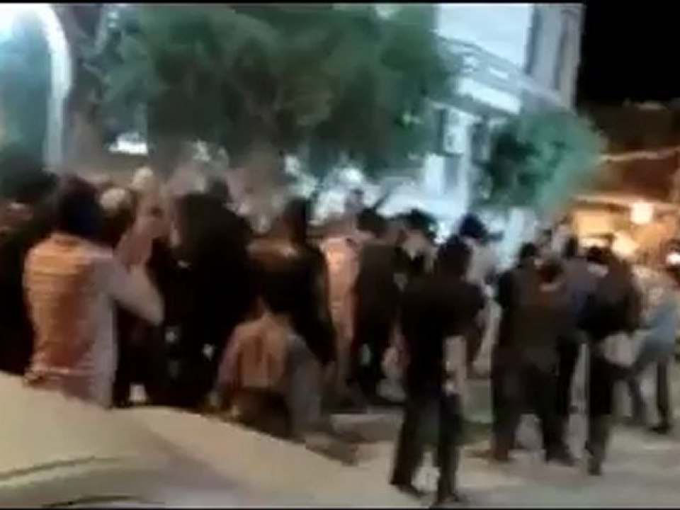 فري برس   ريف دمشق مسائية بيت سحم ريف دمشق أمام جامع الفتح 16 4 2012 Damascus