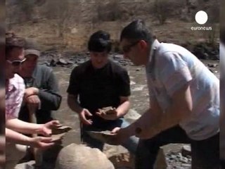 Huevos de dinosaurio fosilizados encontrados en Chechenia