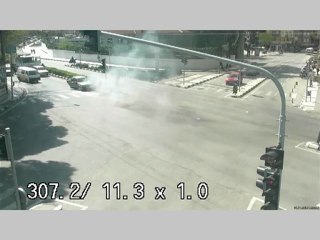 Devlet Hastanesi Kavşağı oto yangını