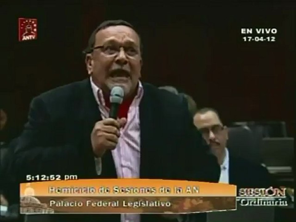 Diputado del Psuv se refiere a Fidel Castro como “nuestro comandante”
