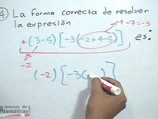 Simplificar una multiplicación con signos de agrupación