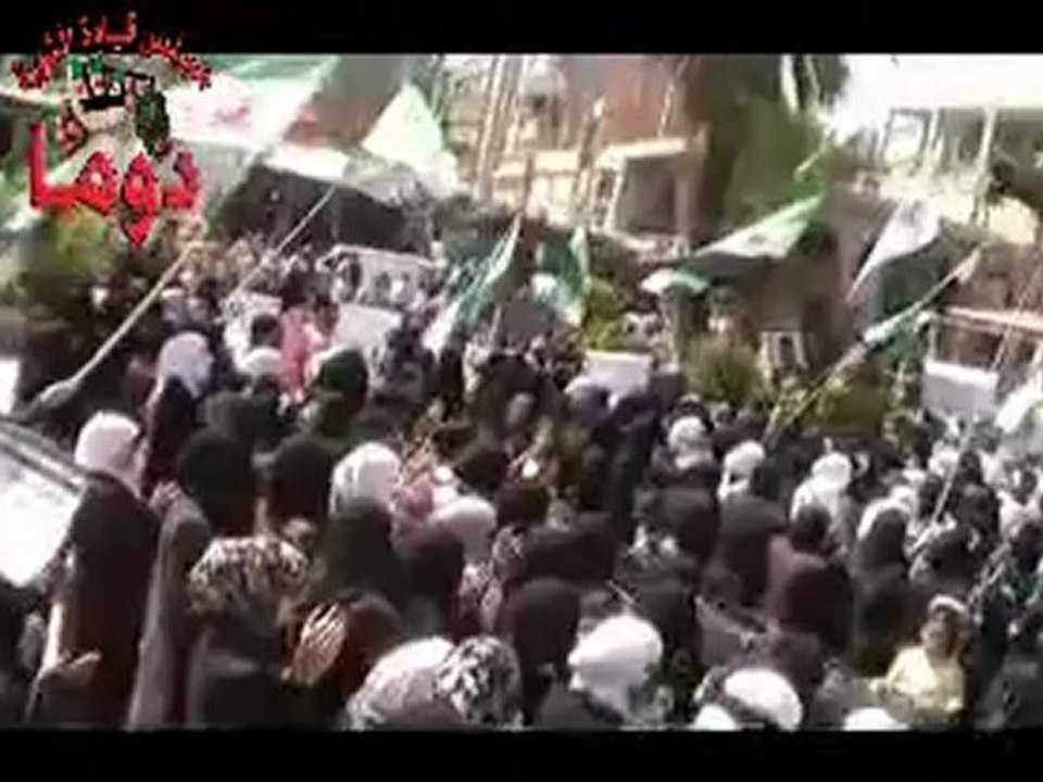 فري برس ريف دمشق دوما مظاهرة نسائية حاشدة في ساحة الحرية 17 4 2012 Damascus