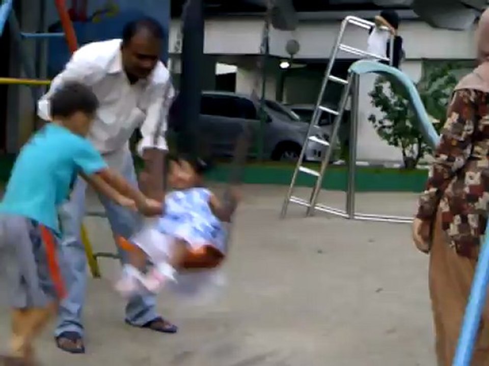 saanvi on swing with papa