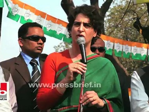 Priyanka Gandhi Vadra in Sultanpur (UP), urges voters to support Congress