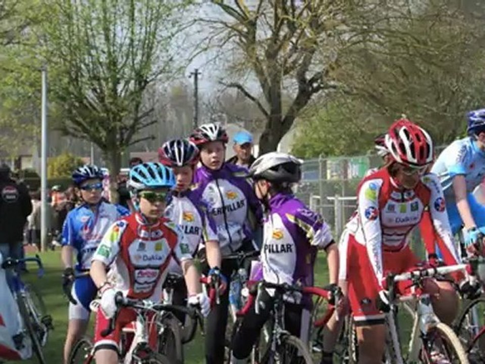 Cyclo-cross: la 1re tranche du Trophée régional des écoles de vélo, c'était  à Liancourt!