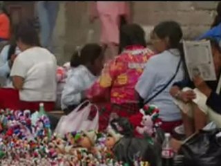 Mexican Cartoonist Fights for Change with Powerful Political Art ✏️