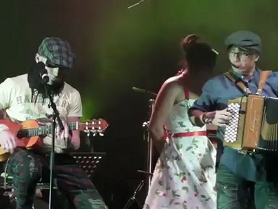 2012-04-13 35èmes rencontres d'Astaffort 12 chanson honnete