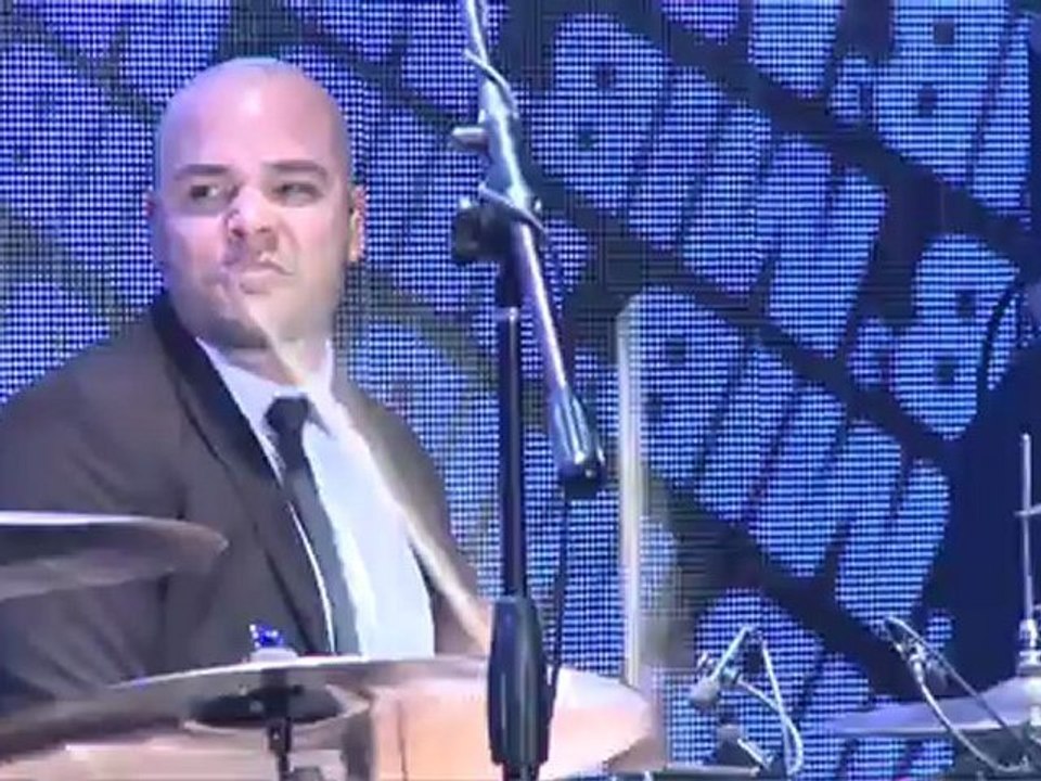 Back in time (live) - Pitbull - bande originale de Men In Black 3