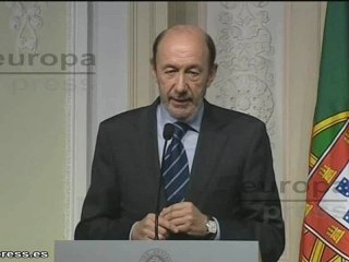 Rubalcaba: "El Gobierno así baja las pensiones"