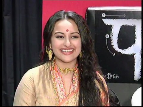 Sultry Sonakshi Sinha To Flaunt Her Chikni Kamar - Bollywood Babes