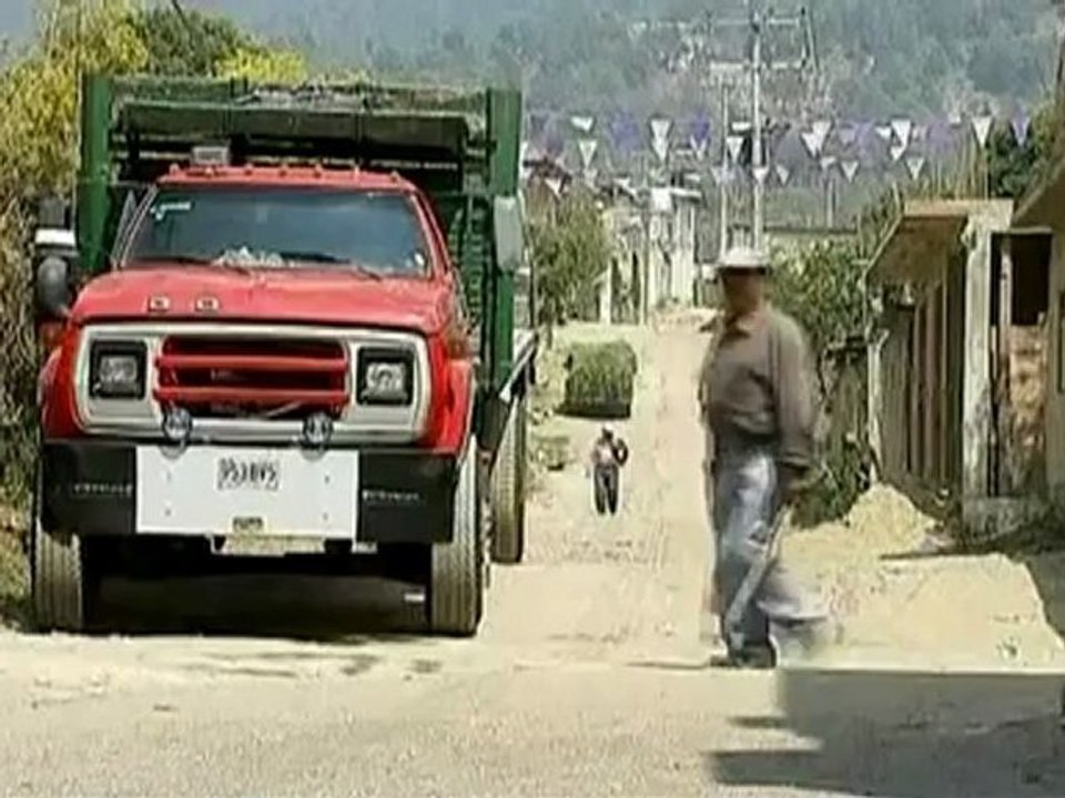 Mexico raises volcano alert