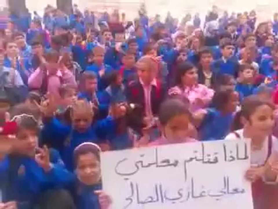 فري برس ريف حماه المحتل اللطامنة مظاهرة طلابية وفاءللشهيدةمعالي الصالح 18 4 2012 Hama
