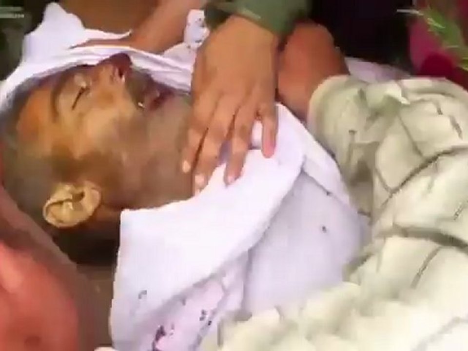 فري برس ادلب  جبل الزاوية  كنصفرة  جثمان الشهيد حمادي القدور  18  4  2012 Idlib