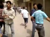 فري برس ريف دمشق عربين اطلاق النار على المتظاهرين اثناء تواجد المراقببن الدوليين18 4 2012 Damascus