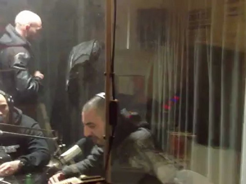 FURAX  - NEKA  - 10VERS - SWIFT GUAD    FREESTYLE DE BASTARDZ  SUR RADIO CAMPUS TOULOUSE LE 7.4.2012(part2)