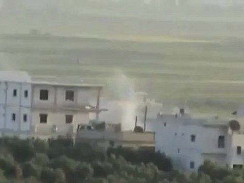 فري برس حلب الاتارب تصاعد الدخان نتيجة احراق احد المنازل 17 4 2012 Aleppo