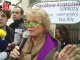 Le Sarko-tour : Eva Joly devant chez Sarkozy à Neuilly