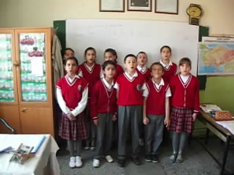 Her şeyi bir yaratan vardır.