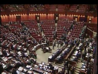 Di Pietro - Berlusconi, si consegni alla magistratura