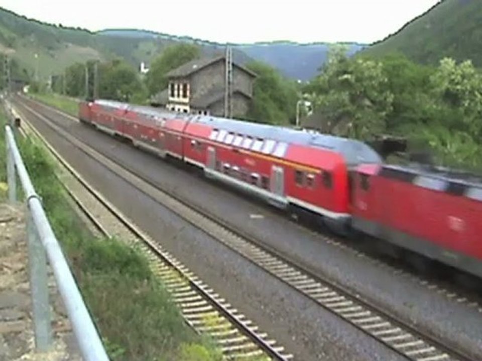 Züge beim alten Bahnhof Hatzenport an der Mosel, MRCE 185, 140, 2x Railion 185, 5x 143, 425