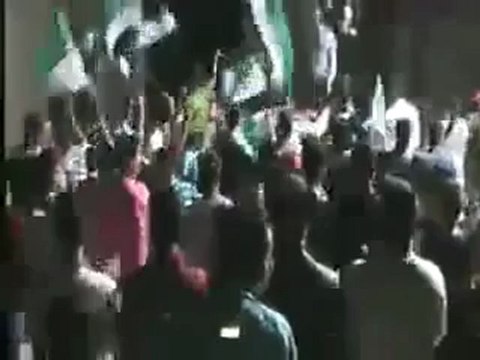 فري برس حماة المحتلة مسائية طريق حلب يلعن روحك ياحافظ 2012 4 18 Hama