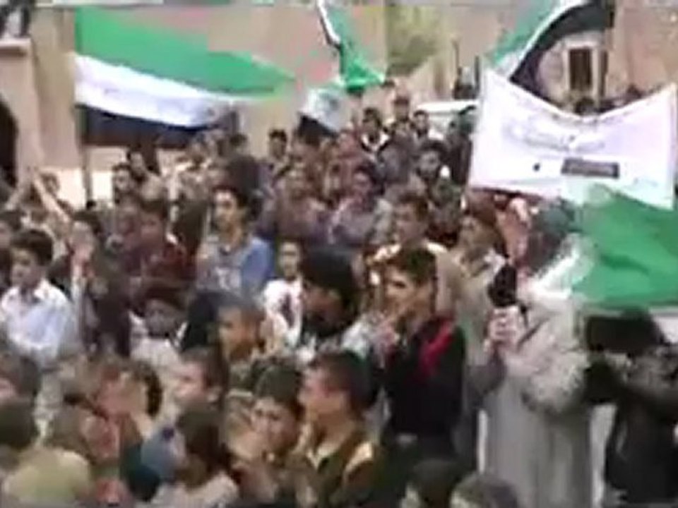 فري برس إدلب جبل الزاوية قرية سرجة مظاهرة تضامنا مع المدن والقرى المنكوبة والمحاصرة  18  4  2012 Idlib