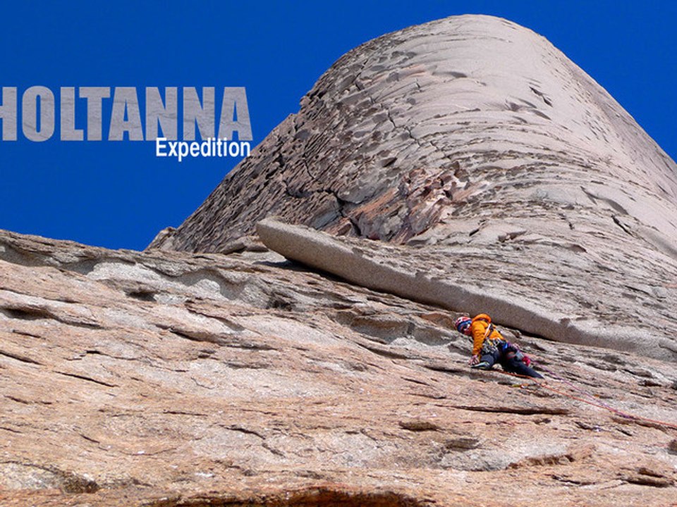 Holtanna - big wall and base jump in Antarctica